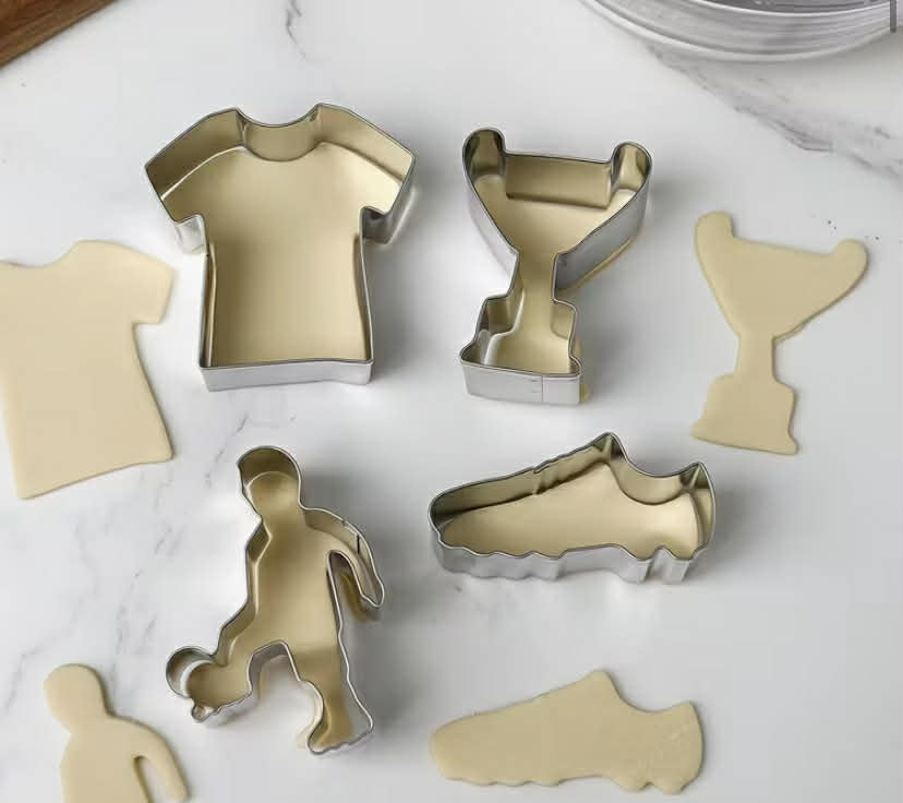 4pcs Sports Theme Cookie Cutter Set, Stainless Steel Biscuit Cutters, Soccer Jersey, Trophy, Sneaker, Athlete Shapes, Versatile Baking Tools for Baking Biscuits, DIY Cartoon Football Series