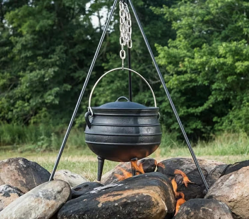 1.2L Cast Iron South African Three Legged Pot, Pot Mouth Diameter 16 cm Hight 18 cm, with Handle and Pot Cover, Cast Iron Outdoor Cooking Utensil,