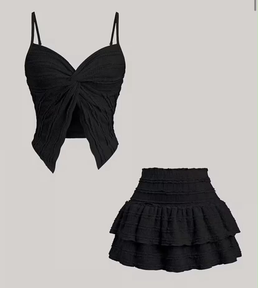 French Lace Trimmed Cami Twisted Sweet Short Top And A-Line Lace Hemmed Skirt