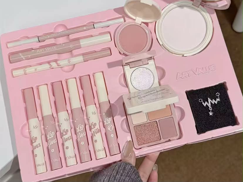 Art Value Makeup Set Kit (7-Piece), Includes Blush, Powder, Eyeshadow, Bear Lipstick and Necklace Beauty Gift Box