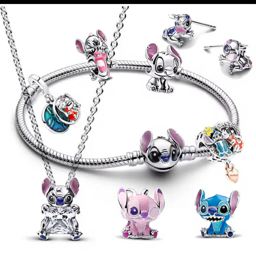 Full stitch set 

1 chain
1 bracelet 
6 charms 
1 earrings
