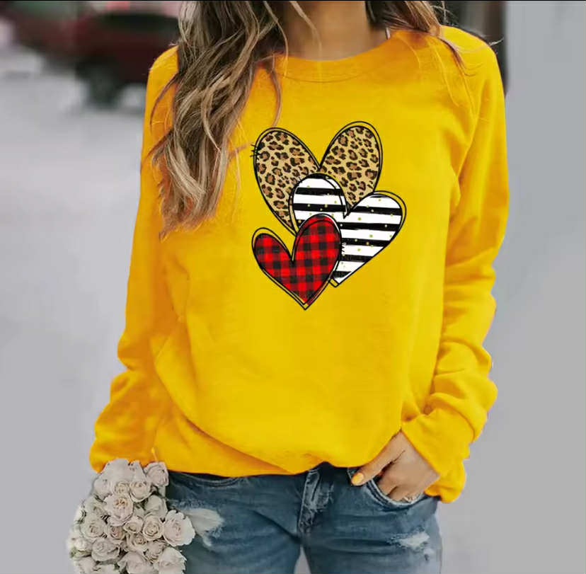 Women's Long Sleeve Crew Neck Sweatshirt Heart Pattern
