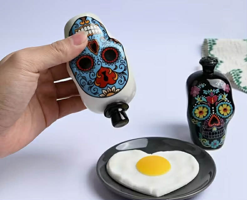 2 pcs Gothic Ceramic Sugar Skull Shakers - Day of the Dead & Halloween Salt and Pepper Shakers, Cute but Creepy Spice Jars, Dining Table Decor