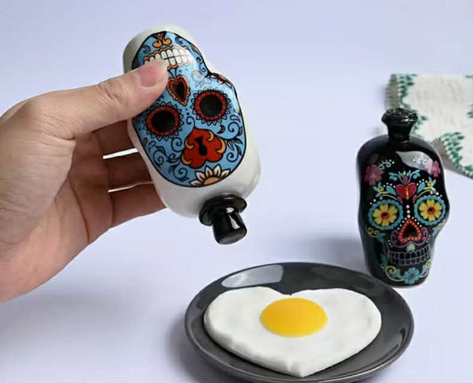 2 pcs Gothic Ceramic Sugar Skull Shakers - Day of the Dead & Halloween Salt and Pepper Shakers, Cute but Creepy Spice Jars, Dining Table Decor