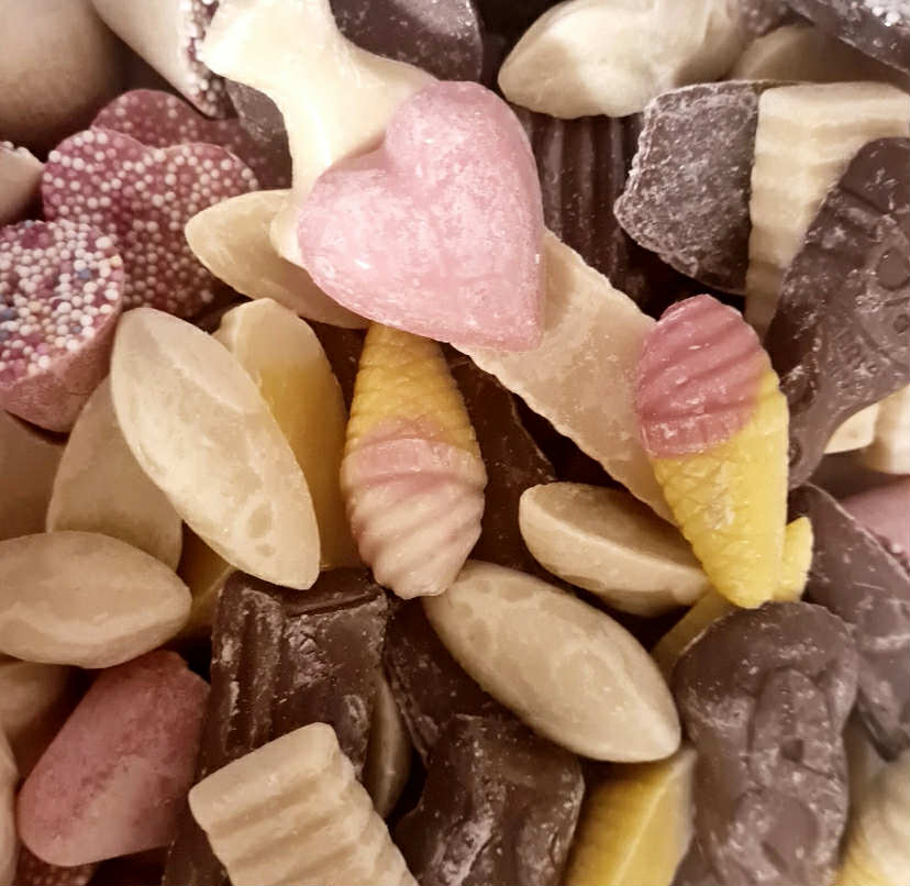 Assorted Retro Chocolate Candy Pick & Mix Sweets (200g)