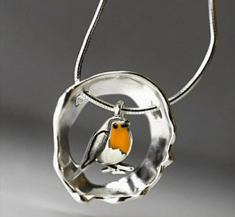 1 pc Retro Hollow Small Bird Pendant Necklace - Unique Bohemian Fashion Jewelry