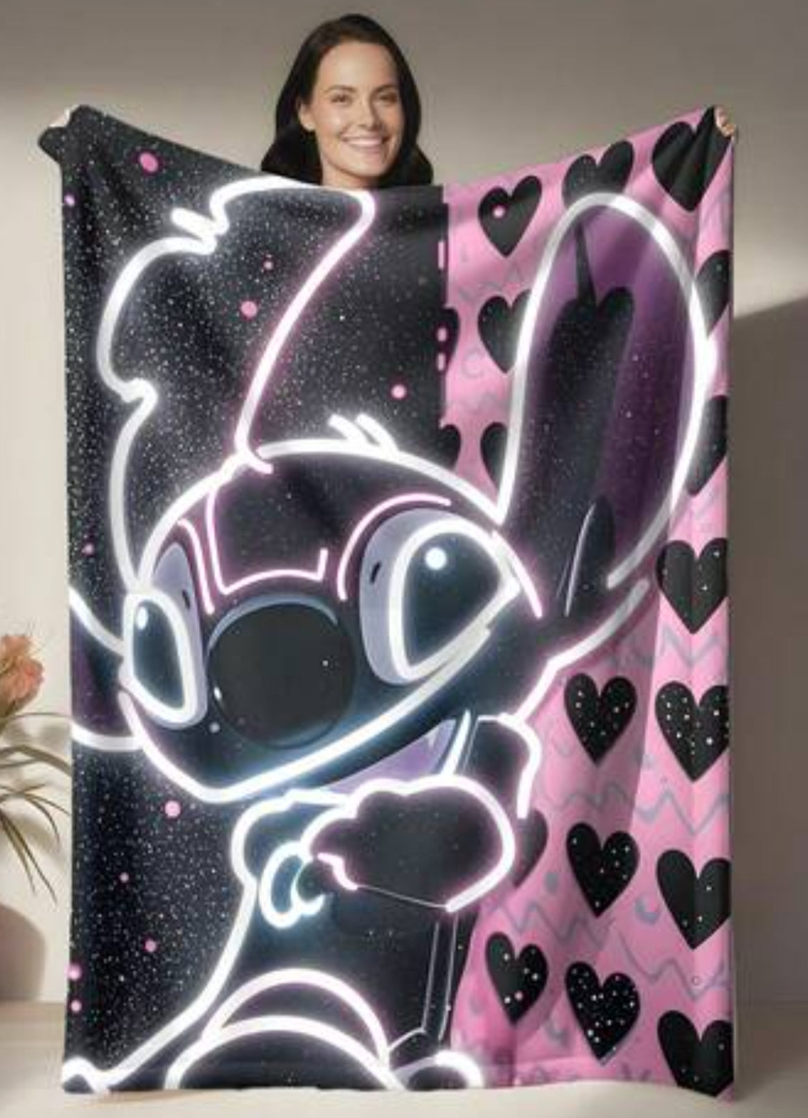 1 pc Cartoon Character Black & Pink Graphic Flannel Blanket - Soft & Cozy For Outdoor