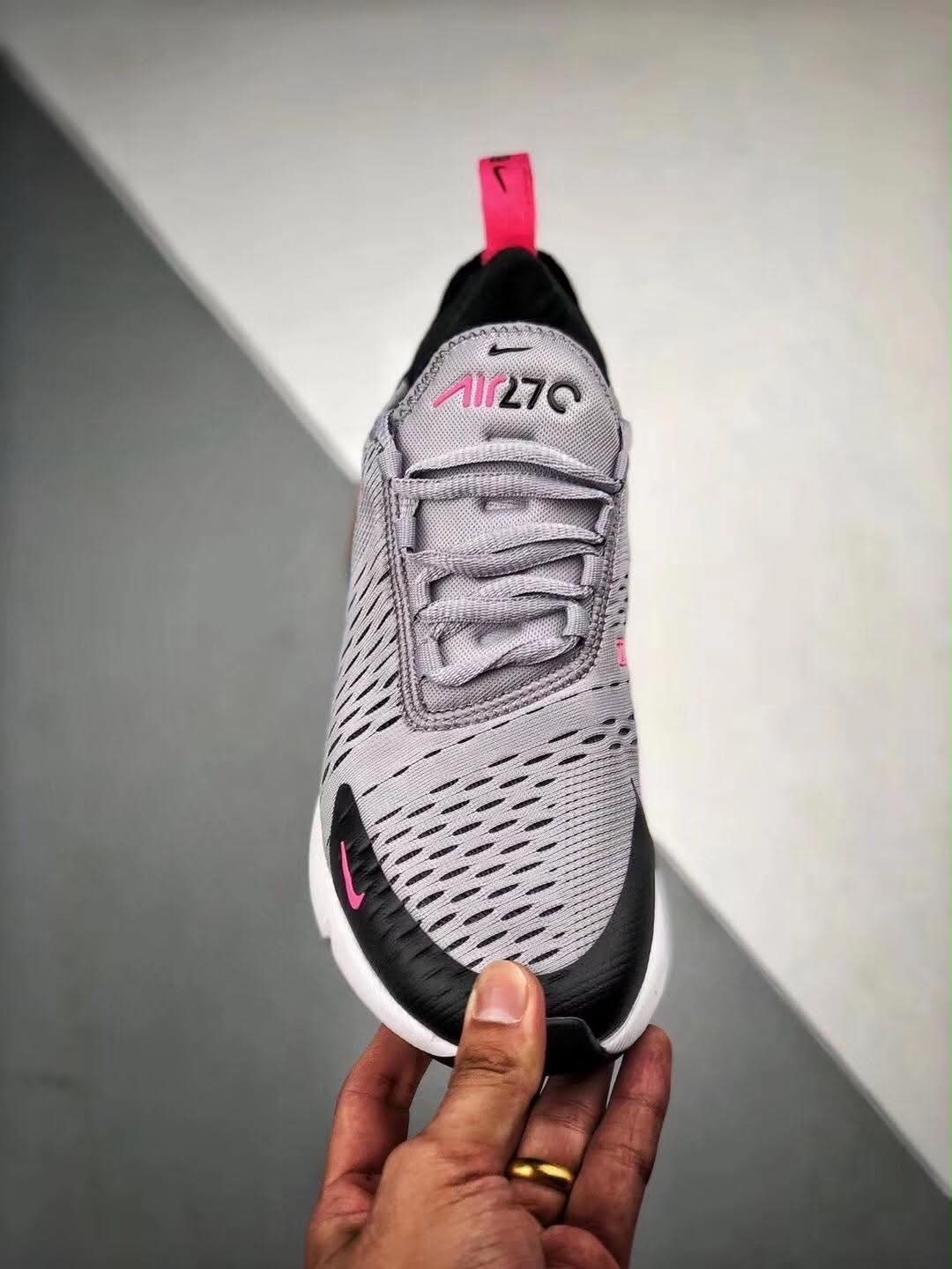 Nike 270          
     