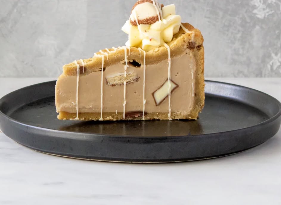 Cookie Pie Slice with Kinder Bueno White x 3