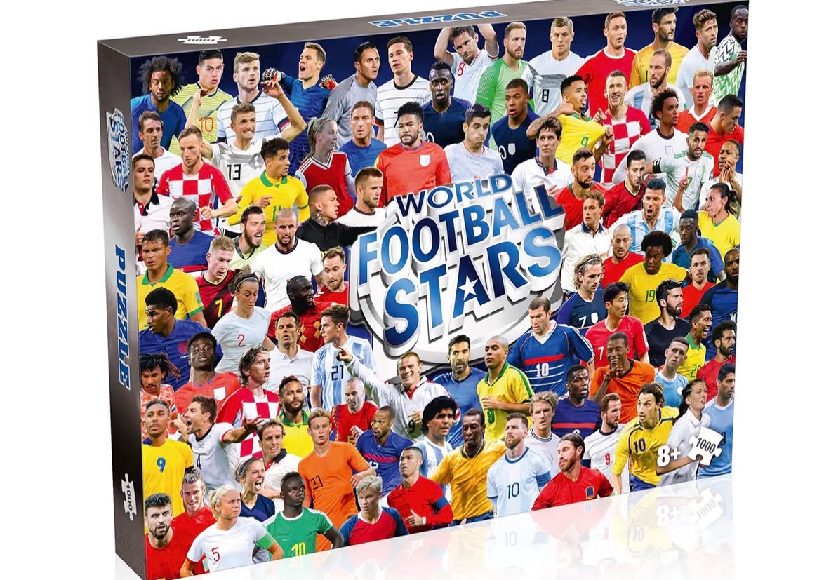 Winning Moves World Football Stars 1000 Piece Jigsaw Puzzle Game, Piece together football players including Harry Kane, Pele, Maradona, Lucy Bronze and Carli Lloyd, For players aged 4 plus
