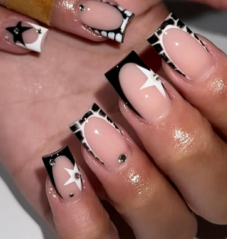 Nail Stickers, 24 Pieces, Pink Nail Tips, Short Artificial Nails in Style, Pink and Blue Heart Letter
