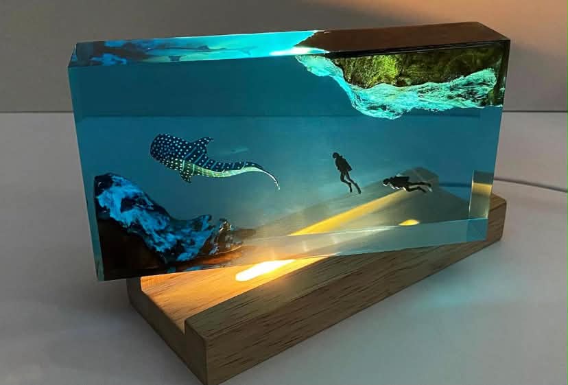 Ocean Resin Handicrafts, Whale Shark and Diver High-End Gift Ornament, Statue, Resin Figure, Unique Home Decor Light,