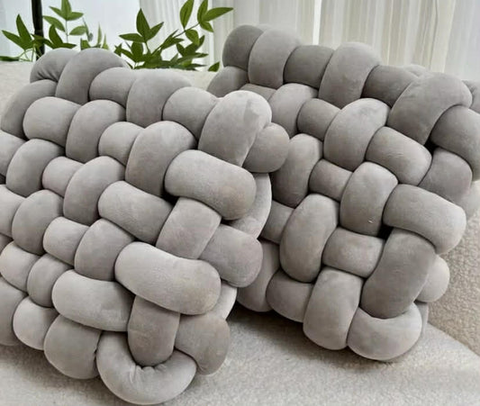 Set of 2 Soft Plush Knotted Throw Pillow, Comfortable Soft Sofa Decorative  30 x 33 x 12cm