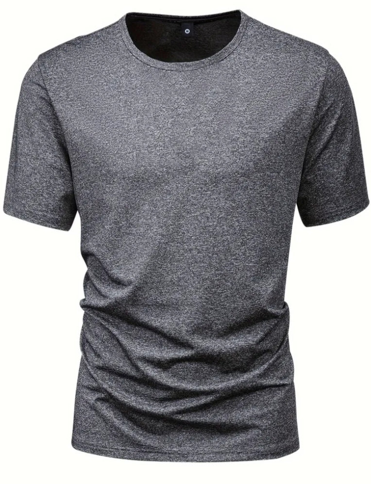 A Set of Three Men'S Short-Sleeve T-Shirts in Solid Colors, Featuring a Round Neck And a Regular Fit.