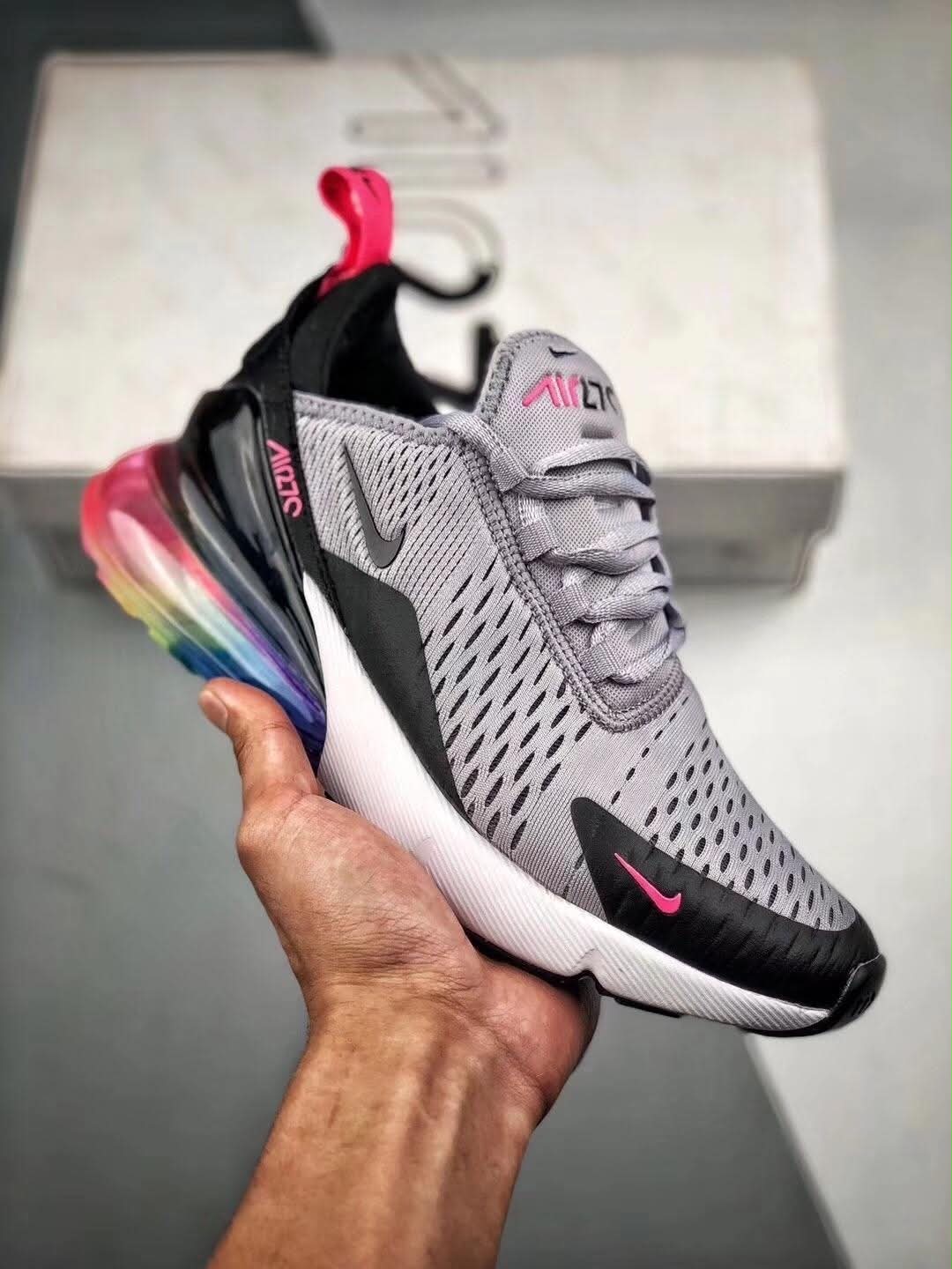 Nike 270          
     