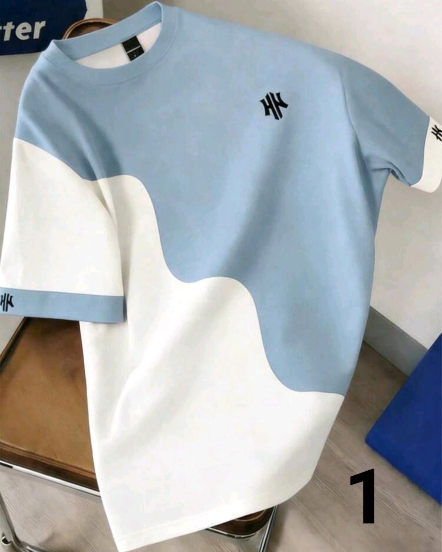 Plus Size Men's Blue & White Contrast Color T-Shirt, Suitable For Summer Outings, Fresh And Versatile