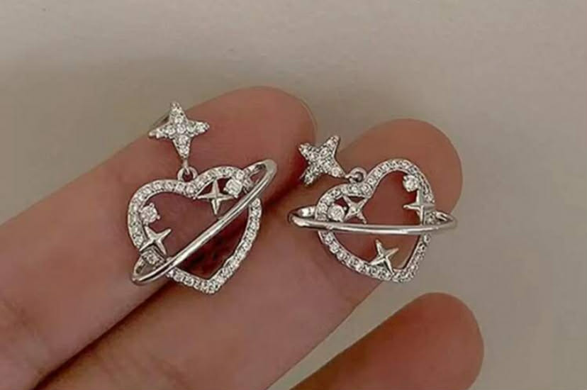 1 pair Fashionable Zinc Alloy Rhinestone & Four-Pointed Star Decor Heart Drop Earrings