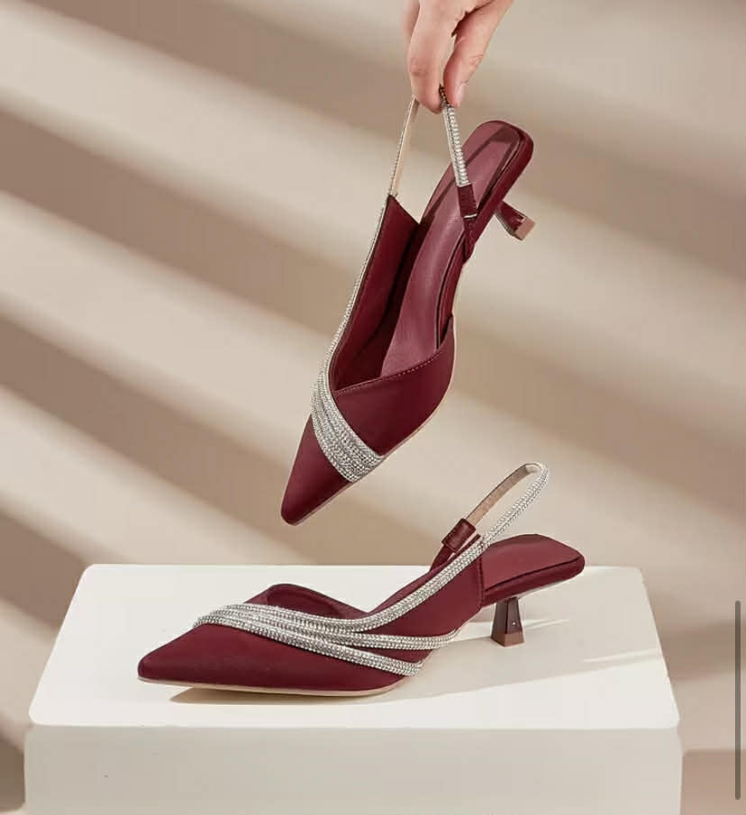 New Spring And Summer Collection of Elegant And Glamorous Pointed Toe Kitten Heel Sandals for Women, Adorned with Sparkling Rhinestones