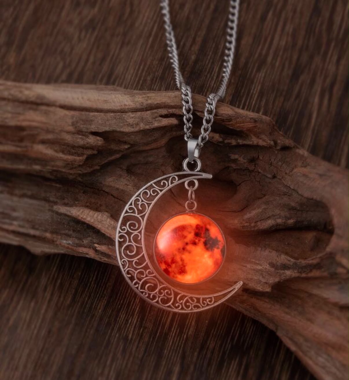 suteyi Glow In The Dark Bead Decor Moon Pendant Necklace