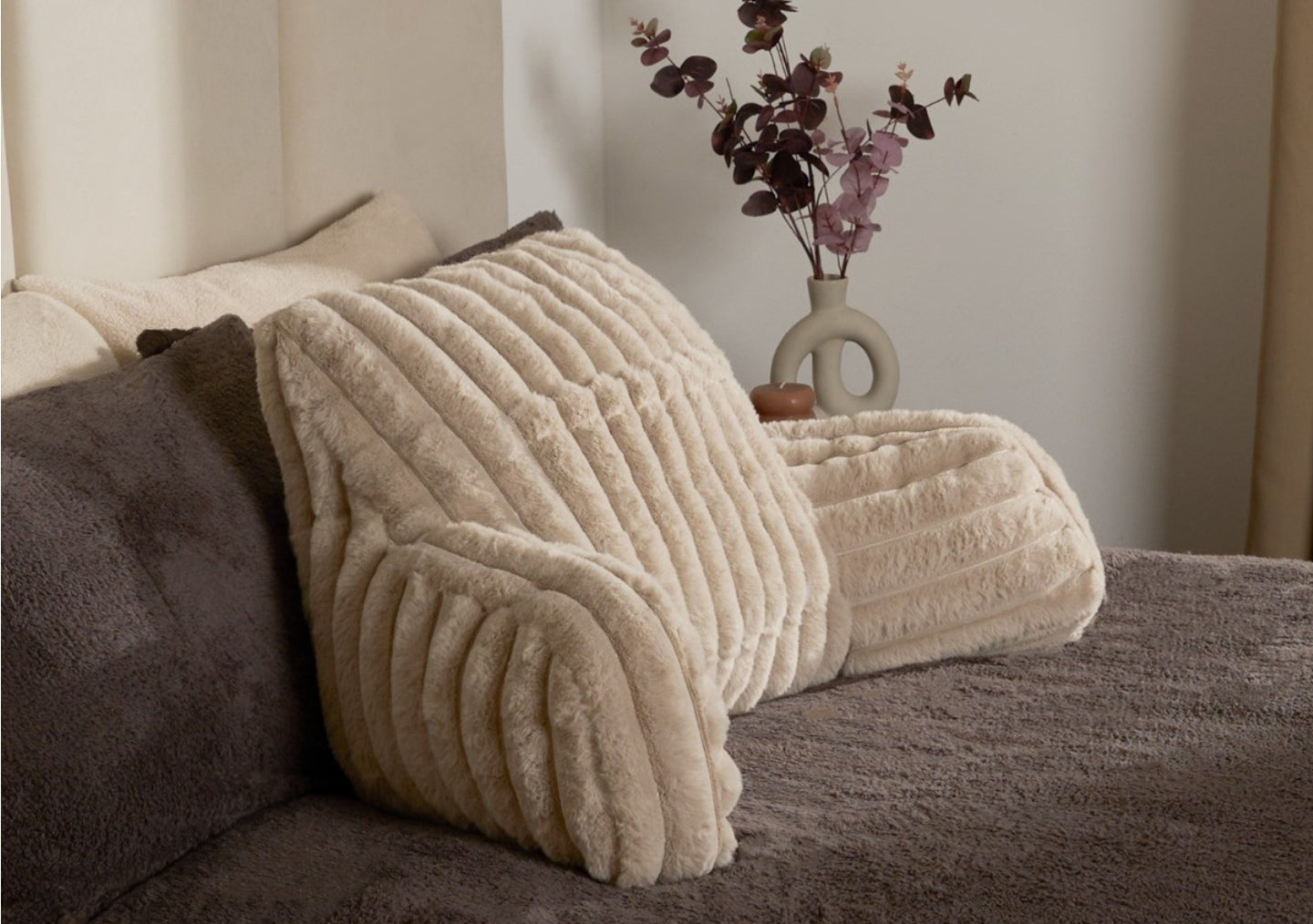Ribbed Faux Fur Cuddle Cushion with Heatable Pocket