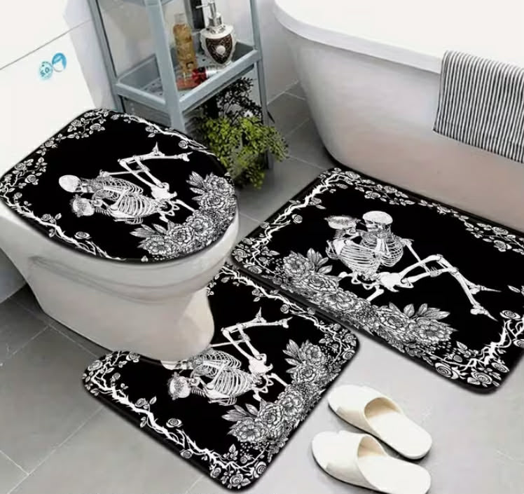 3 pcs Black Background White Skull Couple Floral Pattern Bathroom Mat Set with Toilet Seat Cover And U-Shaped Foot Pad
